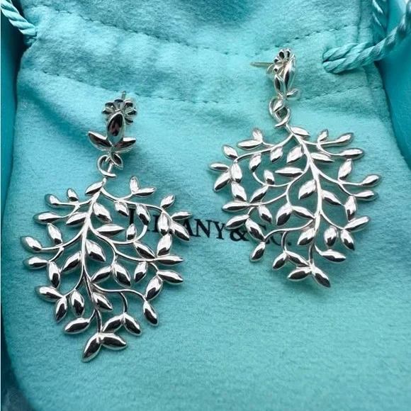 Tiffany & Co. Euc olive leaf dangle earrings (big size) in sterling silver - Picture 3 of 8